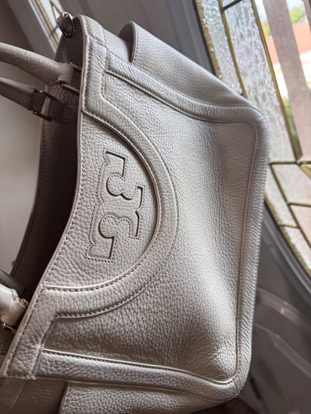 Tory Burch White Pebbled Leather Shoulder Bag with Logo Detail